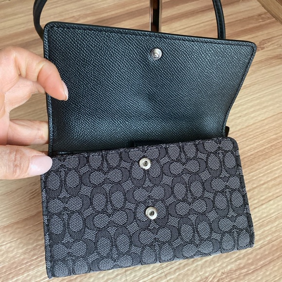 Coach Signature Crossbody Phone Wallet Bag Clutch Black Leather/ Canvas - Picture 11 of 13
